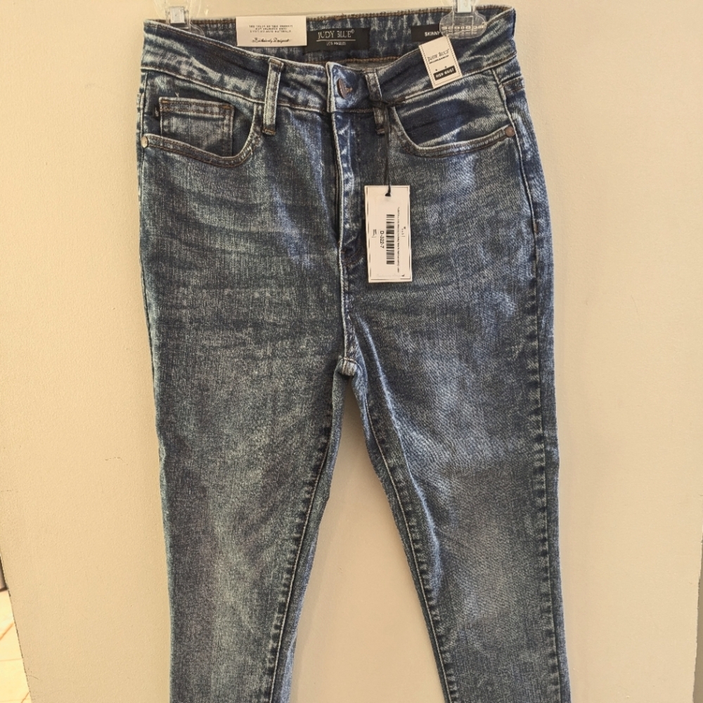Judy Blue Jeans Acid Was NWT - Size 28/7